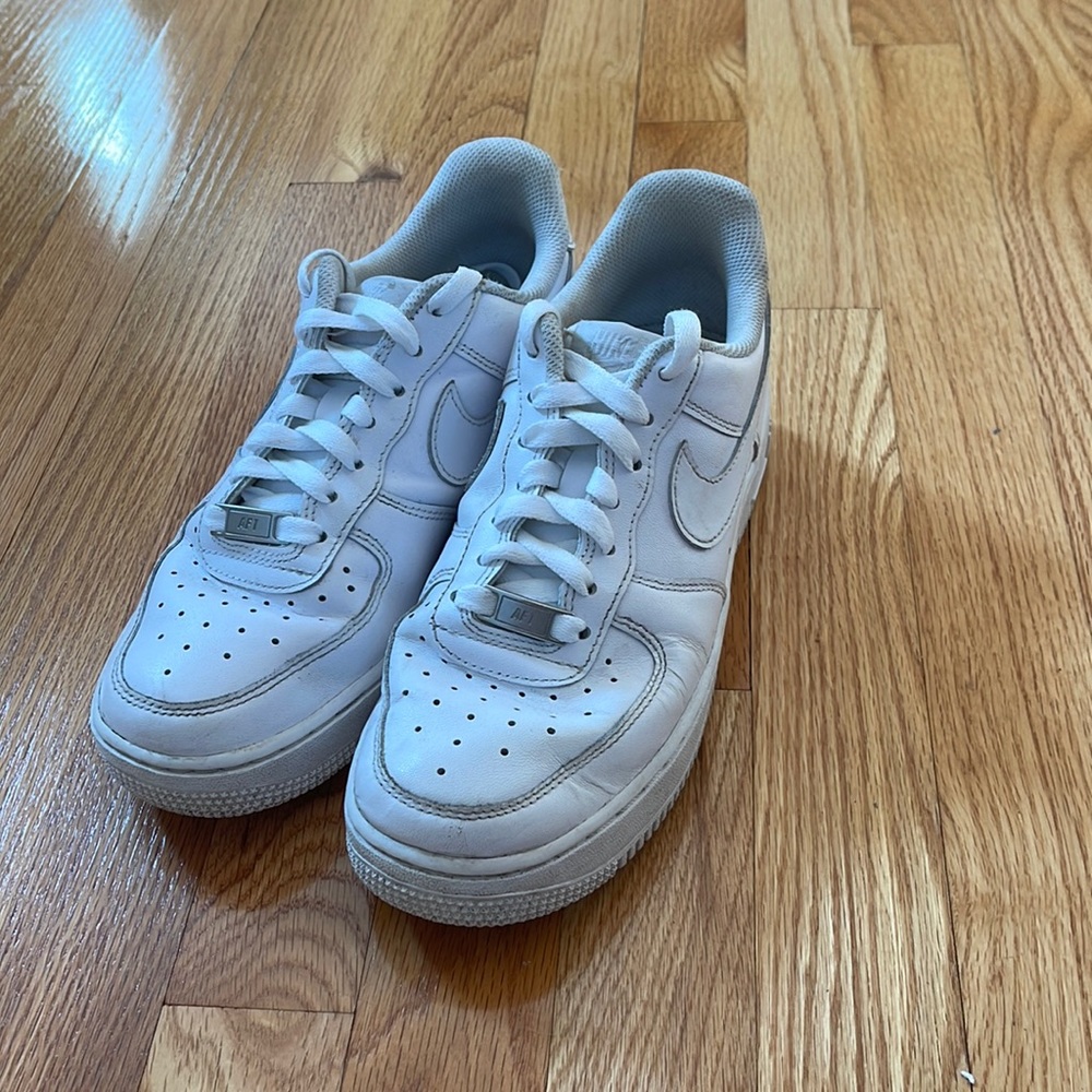 AF1’s women’s size 7.5